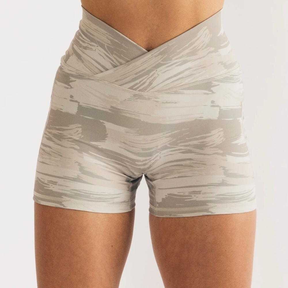 Alphalete Surface Pro Shorts Desert canvas Camo